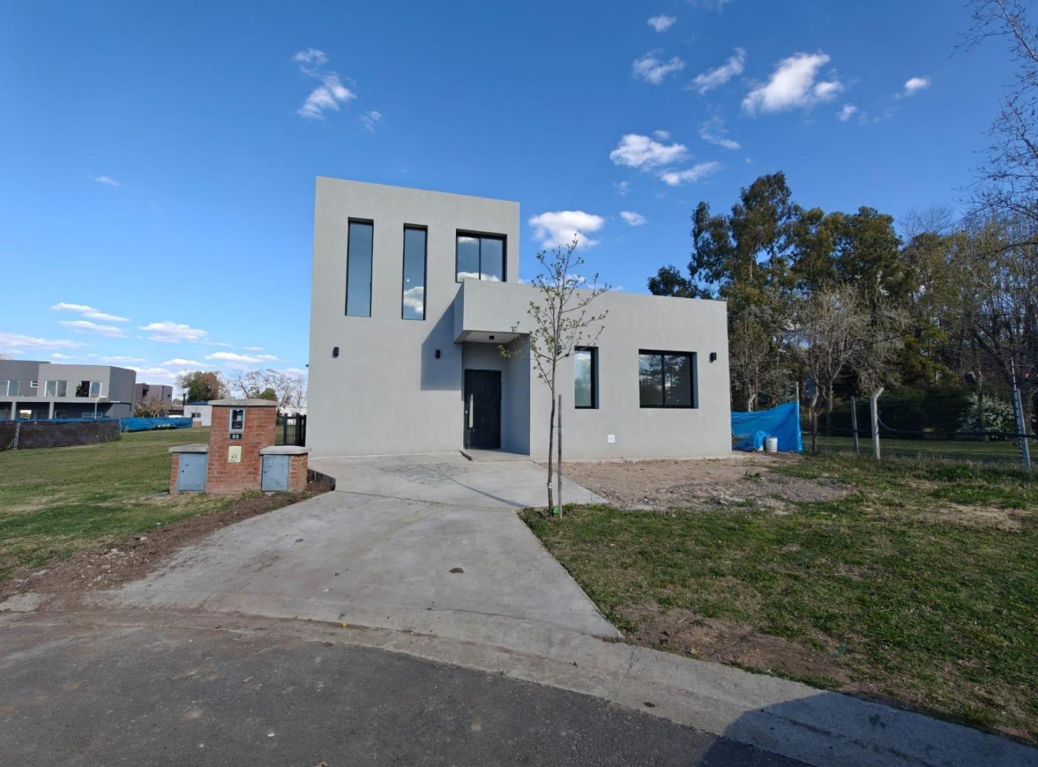 Foto de Venta Casa 5 ambientes en Pilar Del Este Barrio Santa Lucia, imagen 4