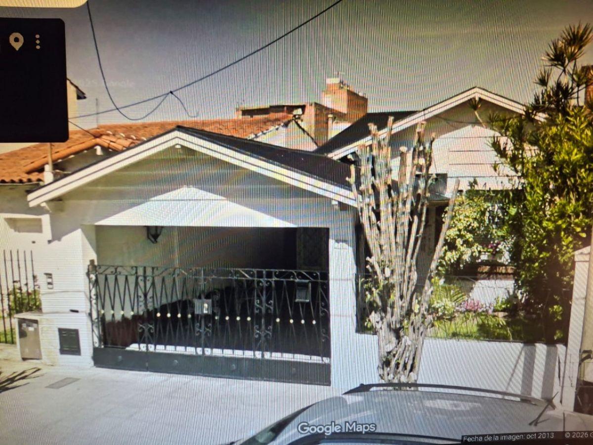 Foto de MARTÍNEZ | LOTE 346 M² CON 2 CASAS DE 3 AMBIENTES | IDEAL INVERSOR O, imagen 1