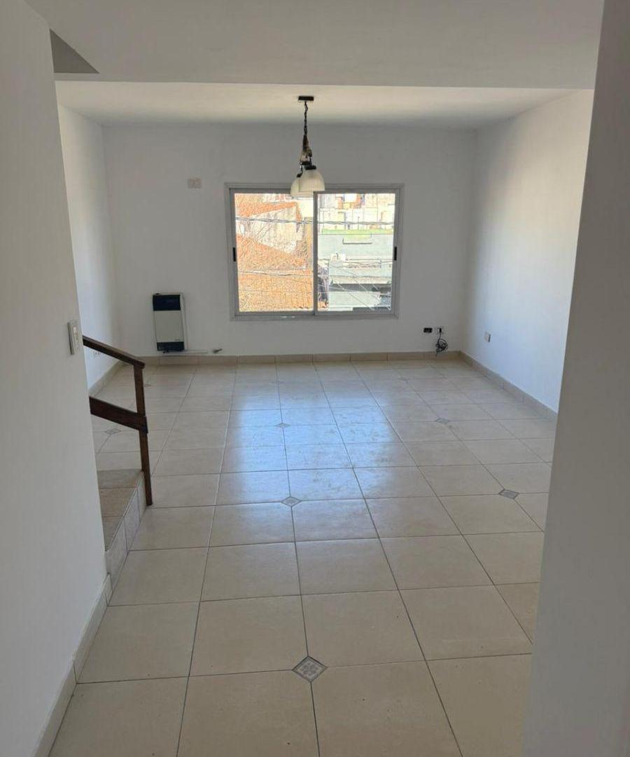 Foto de ALQUILER O VENTA EL MEJOR DEPARTAMENTO TIPO CASA EN VTE LOPEZ SIN, imagen 3