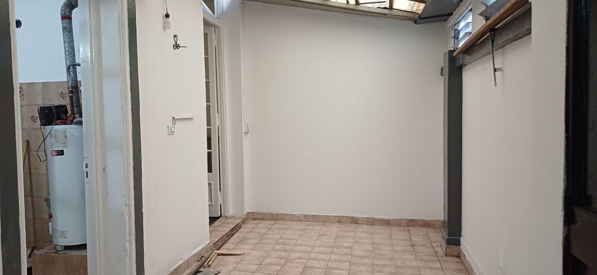 Foto de PH 2 ambientes patio, gran sotano, cocina y baño completos en venta en, imagen 5