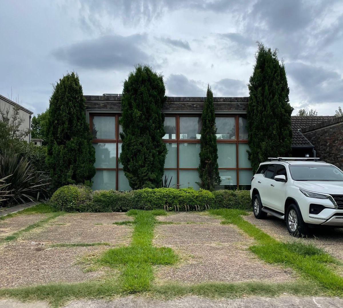 Excelente casa en la Argentina IV, contra la Pionera