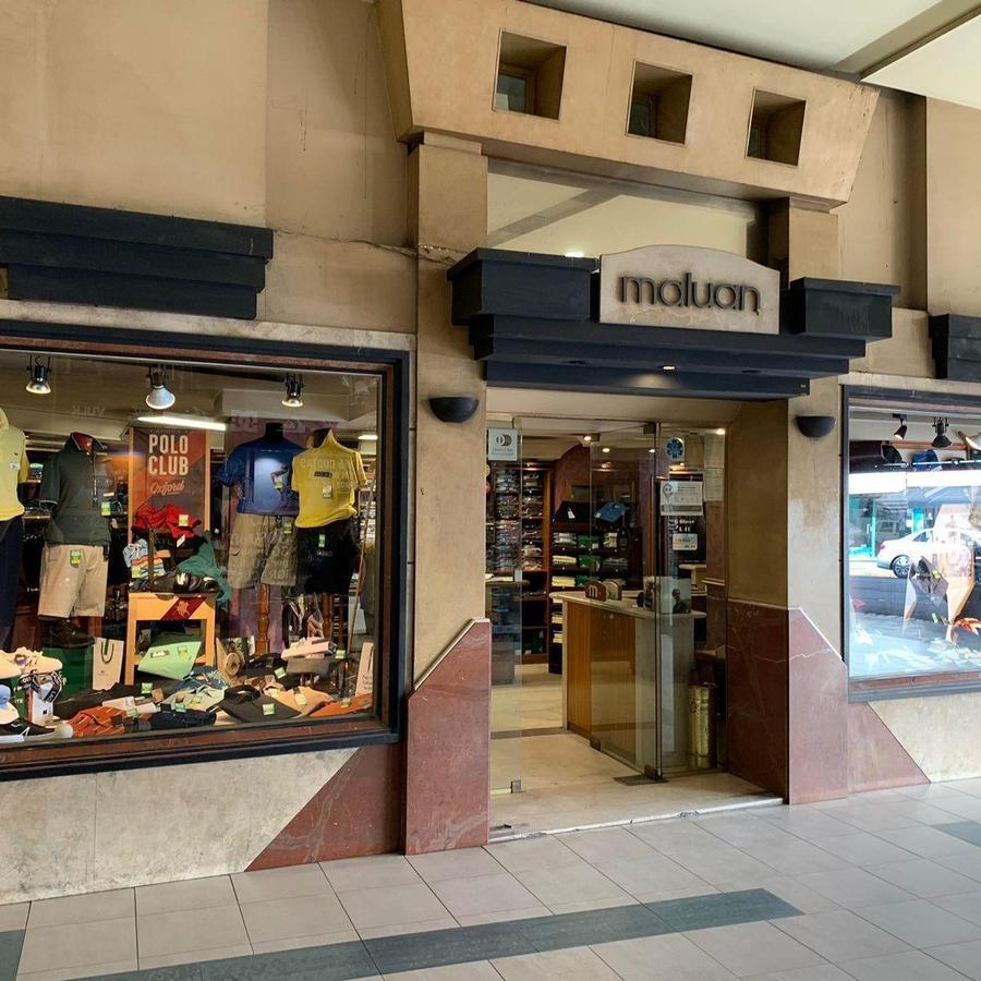 Foto de VENTA DE IMPORTANTE LOCAL EN GALERIA OLIVER (nuevo valor), imagen 2