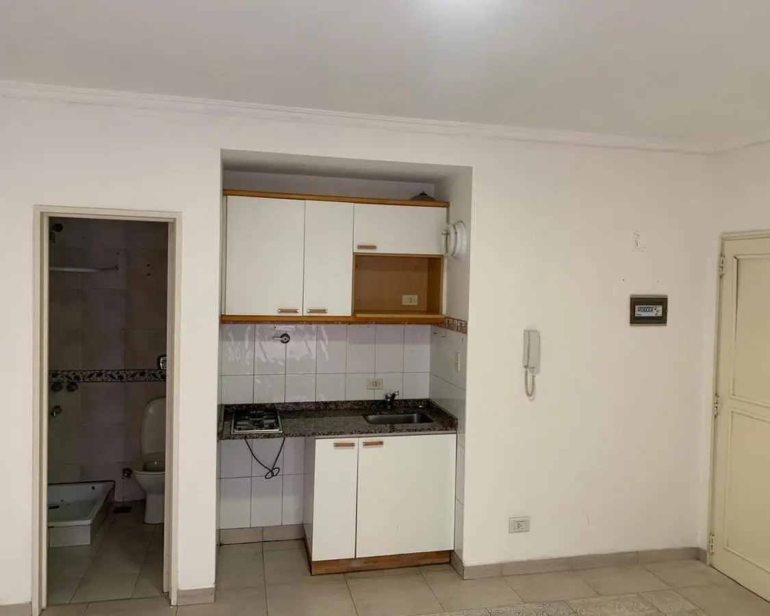 Venta de Monoambiente con cochera a 1 cuadra de estación banfield (y baulera) 3