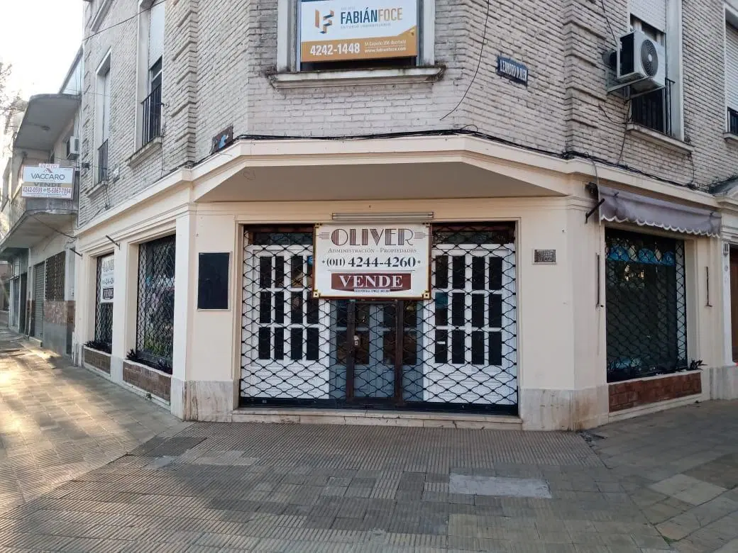 VENTA DE LOCAL EN BANFIELD OESTE EN ESQUINA ESTRATEGICA - SIN EXPENSAS 1