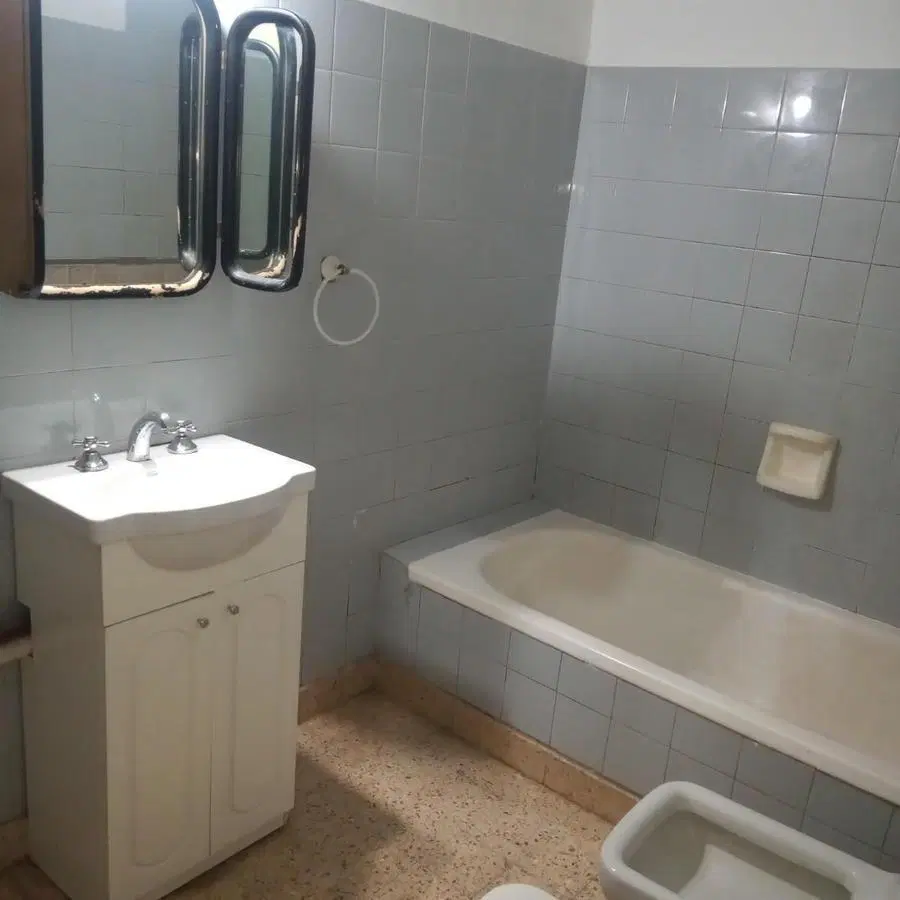 VENTA DE DEPARTAMENTO 3 AMBIENTES EN TEMPERLEY CON COCHERA 8