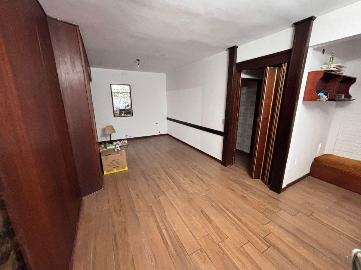 Foto de VENTA DE DOS CASAS SOBRE DOS LOTES INDEPENDIENTES EN LOMAS DE ZAMORA, imagen 5