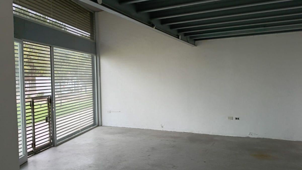 Foto de Alquiler de Local Comercial en Alejandro Korn, imagen 3