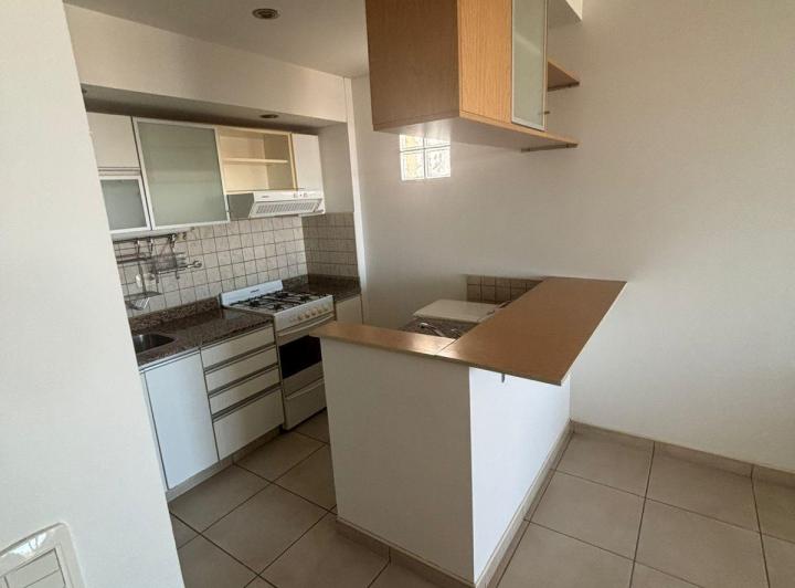 Excelente departamento de 2 ambientes y medio en alquiler, bajas expensas. 5