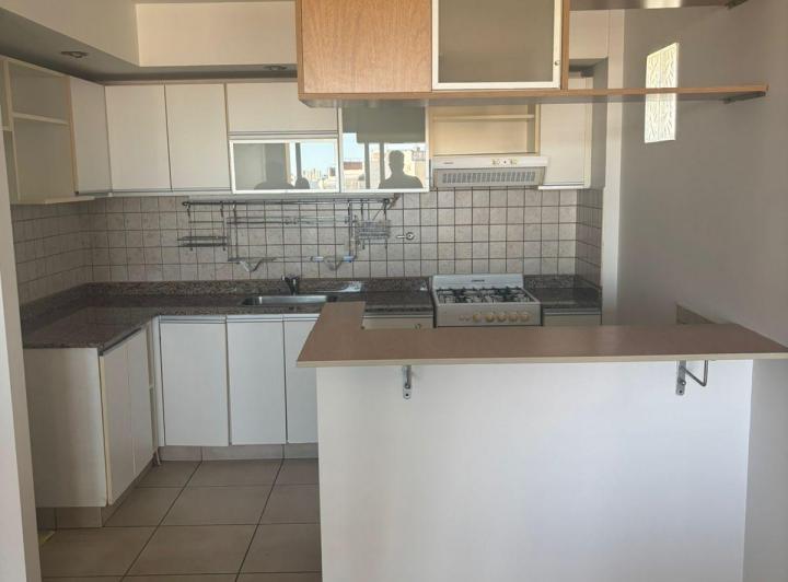 Excelente departamento de 2 ambientes y medio en alquiler, bajas expensas. 4