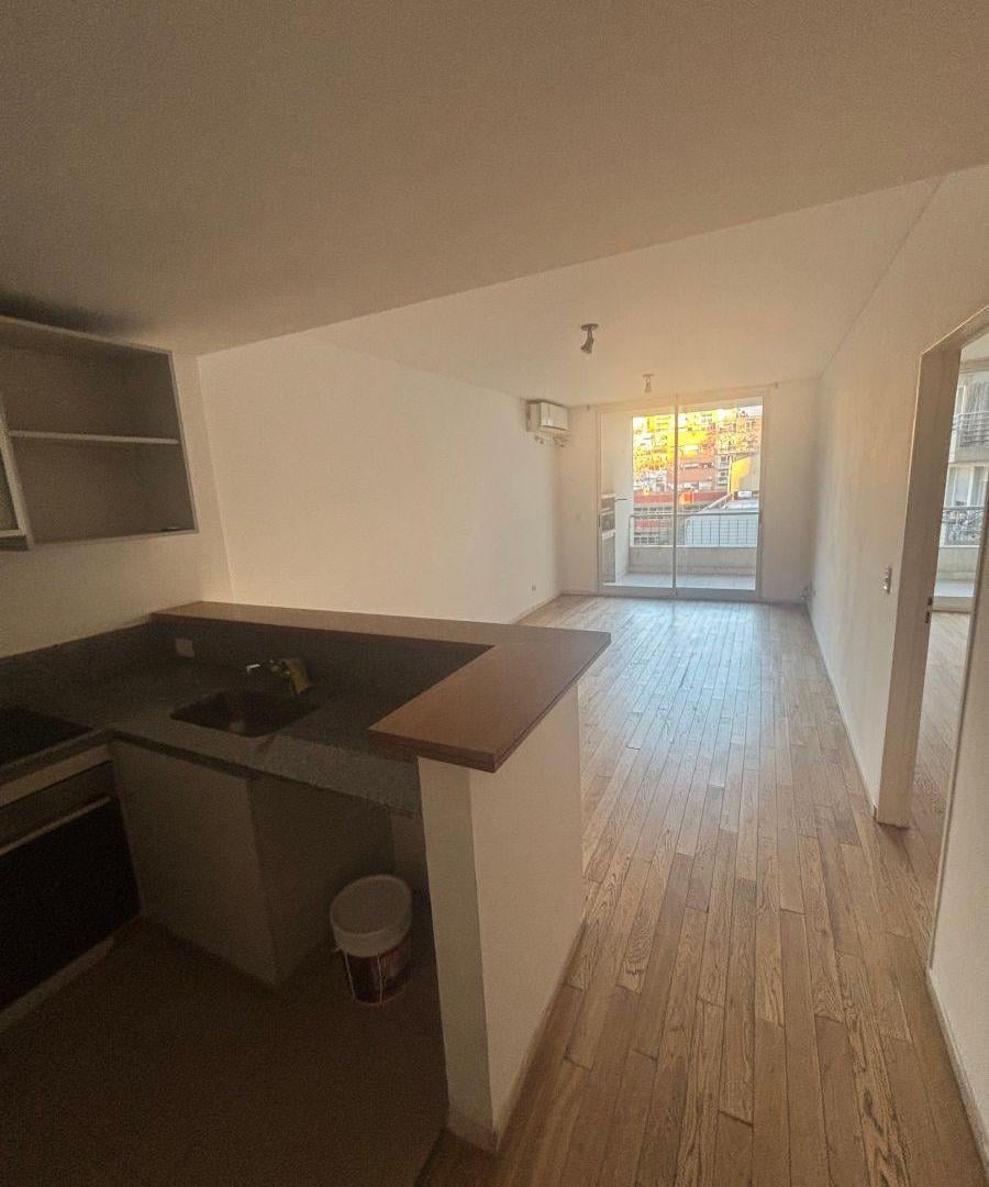 Foto de Excelente Departamento de Dos Ambientes con Balcón Terraza C/cochera, imagen 3
