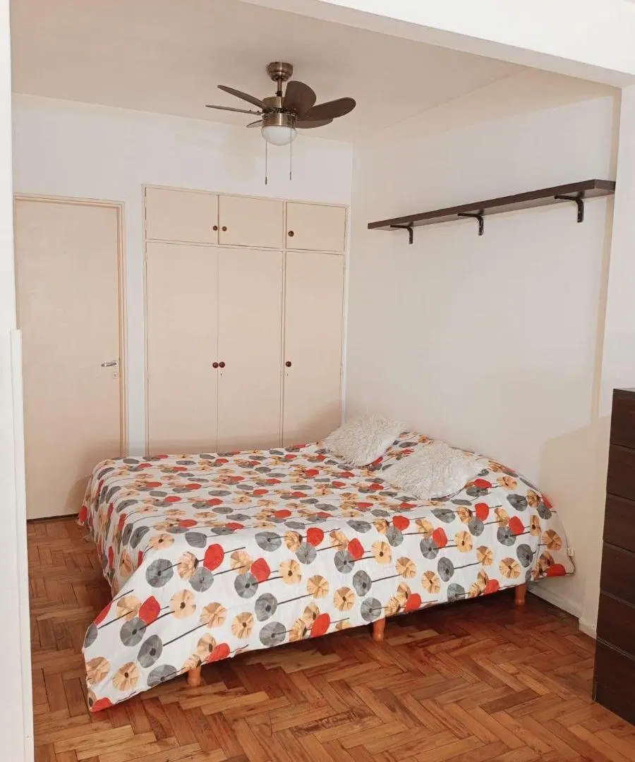 MONOAMBIENTE AMPLIO Y AMOBLADO AL FRENTE CON BALCÓN – EXCELENTE UBICACIÓN (RECOLETA / BALVANERA) 4