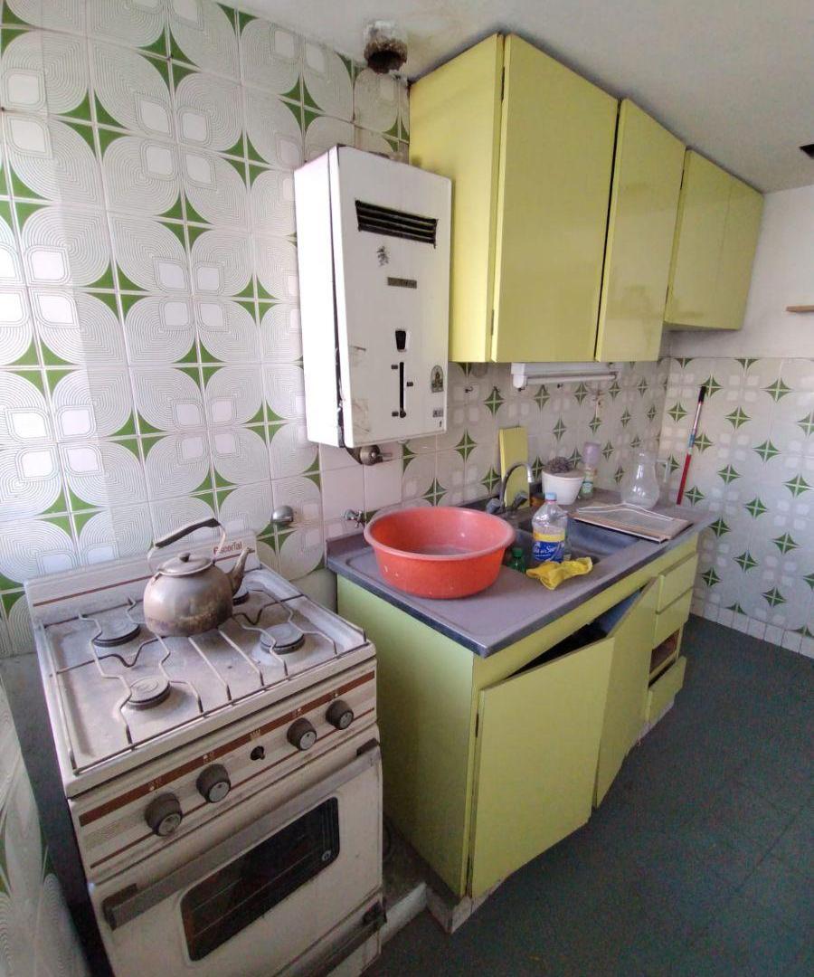 Foto de 2 AMBIENTES AL FRENTE CON BALCÓN – IDEAL INVERSORES – A RECICLAR, imagen 4