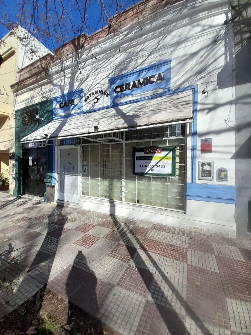 UBICACION . PLANTA BAJA Y ENTREPISO. 1