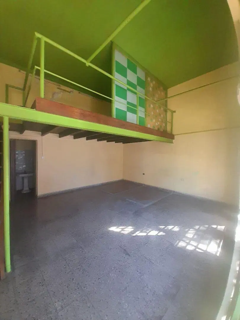 UBICACION . PLANTA BAJA Y ENTREPISO. 3