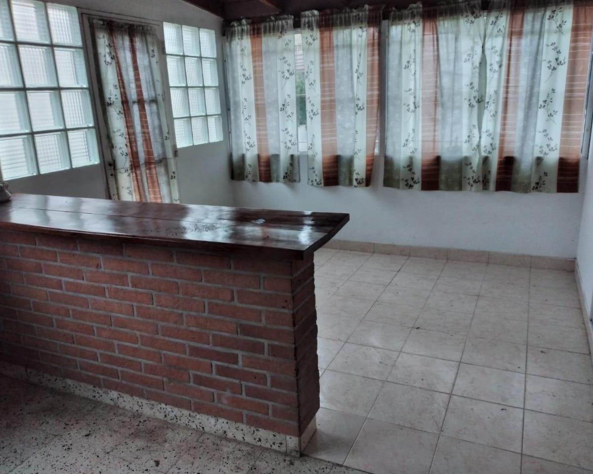Casa con Cochera en Platanos 5