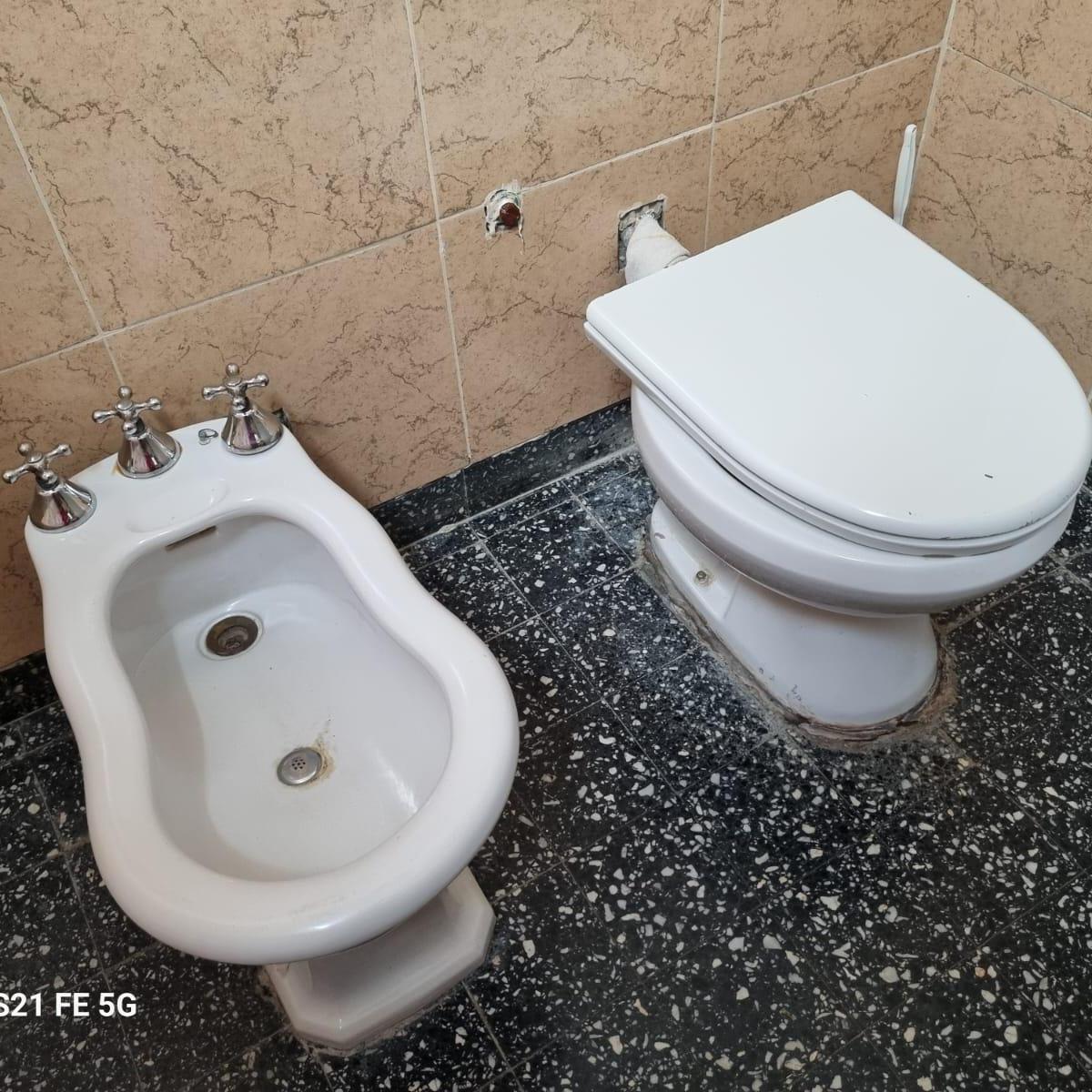 CASA 3 AMB EN BERNAL OESTE