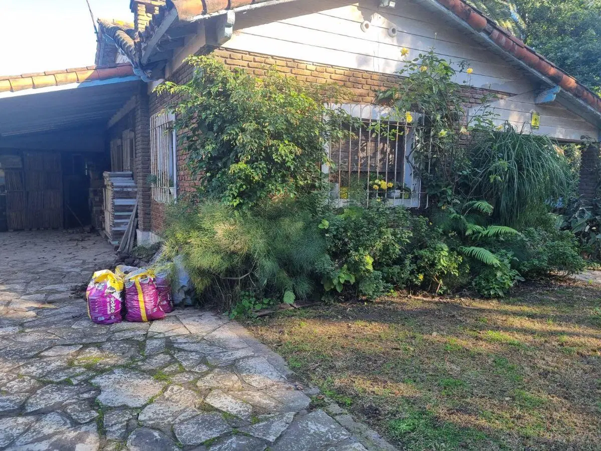 GRAN CASA SOBRE 3 LOTES. 4