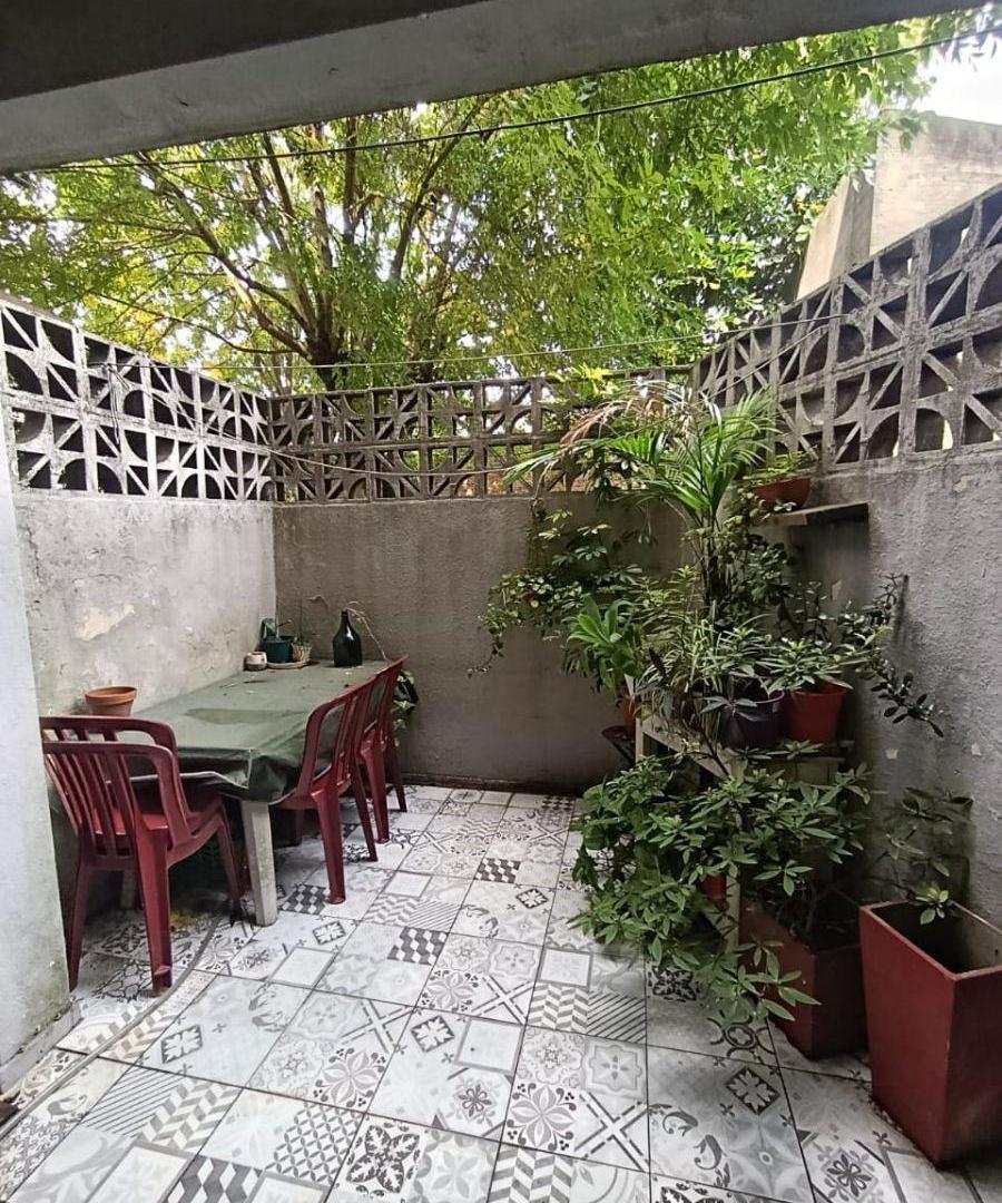 Foto de AMPLIO DEPTO DE 3 AMBIENTES EN PLANTA BAJA., imagen 3