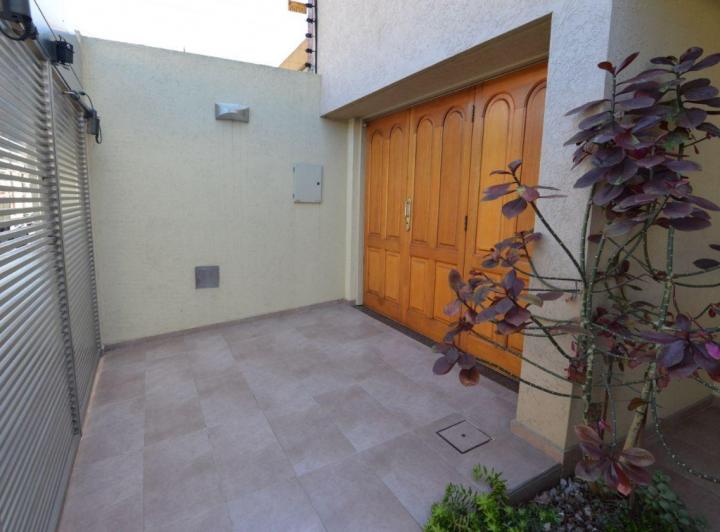 Venta Casa en 2 plantas con Quincho ubicada en Mataderos, Capital Federal 2