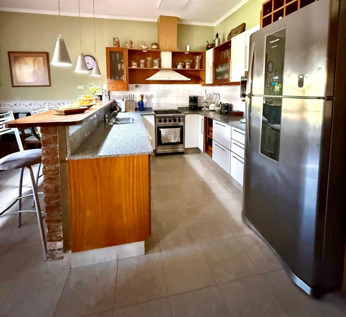 Foto de Casa 5/6 ambientes con cochera y jardin en Olivos, imagen 4