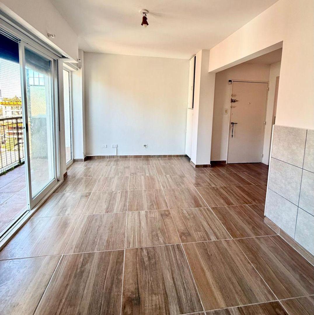 Foto de Departamento 2 amb sobre Av Cabildo, imagen 4
