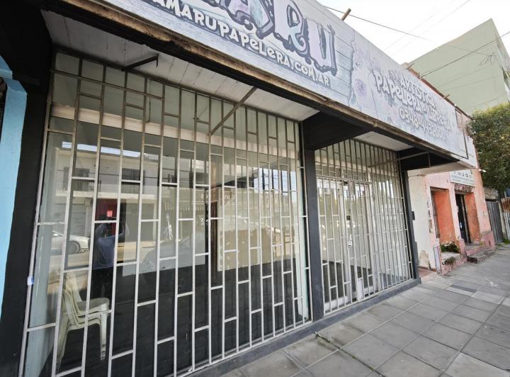 Local en  ALQUILER av 25 de mayo ESCOBAR 1