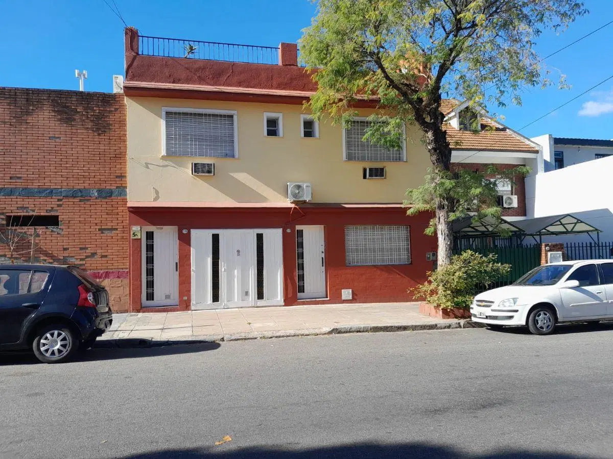 Increíble PH de 4 Ambientes con Entrada Independiente Cochera cubierta y gran terraza! 3