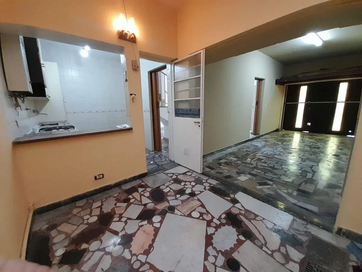 Increíble PH de 4 Ambientes con Entrada Independiente Cochera cubierta y gran terraza! 2