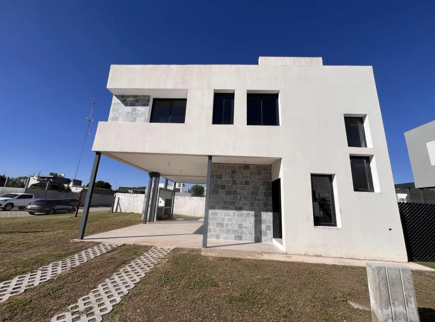 CAMPO NORTE HOUSING DUPLEX 2 Y 3 DORMITORIOS 4