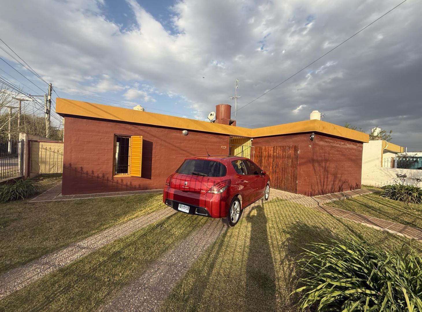Foto de CASA EN VENTA EN VILLA CORNÚ | 3 DORMITORIOS EN UNA SOLA PLANTA, imagen 3