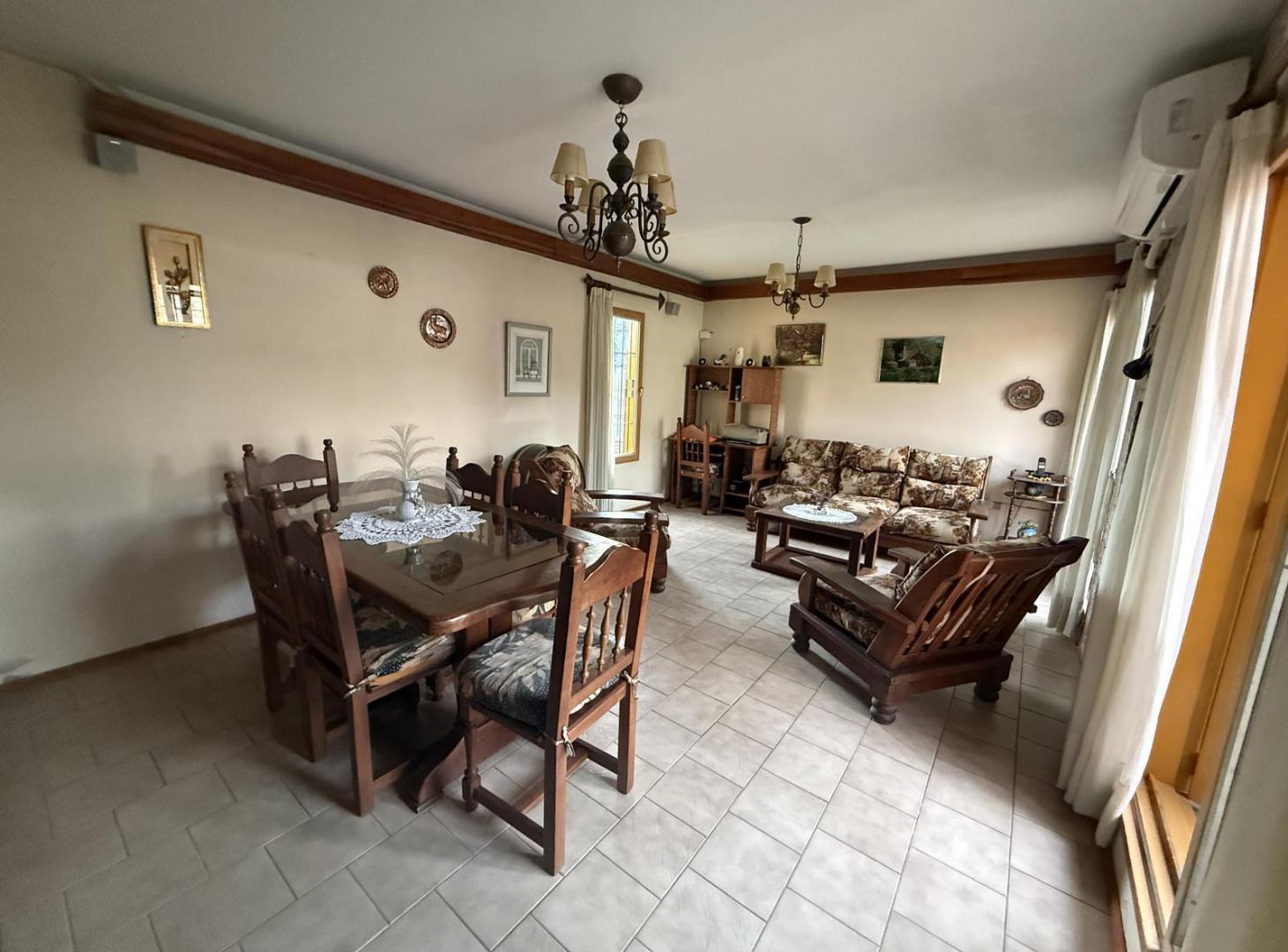 Foto de CASA EN VENTA EN VILLA CORNÚ | 3 DORMITORIOS EN UNA SOLA PLANTA, imagen 2
