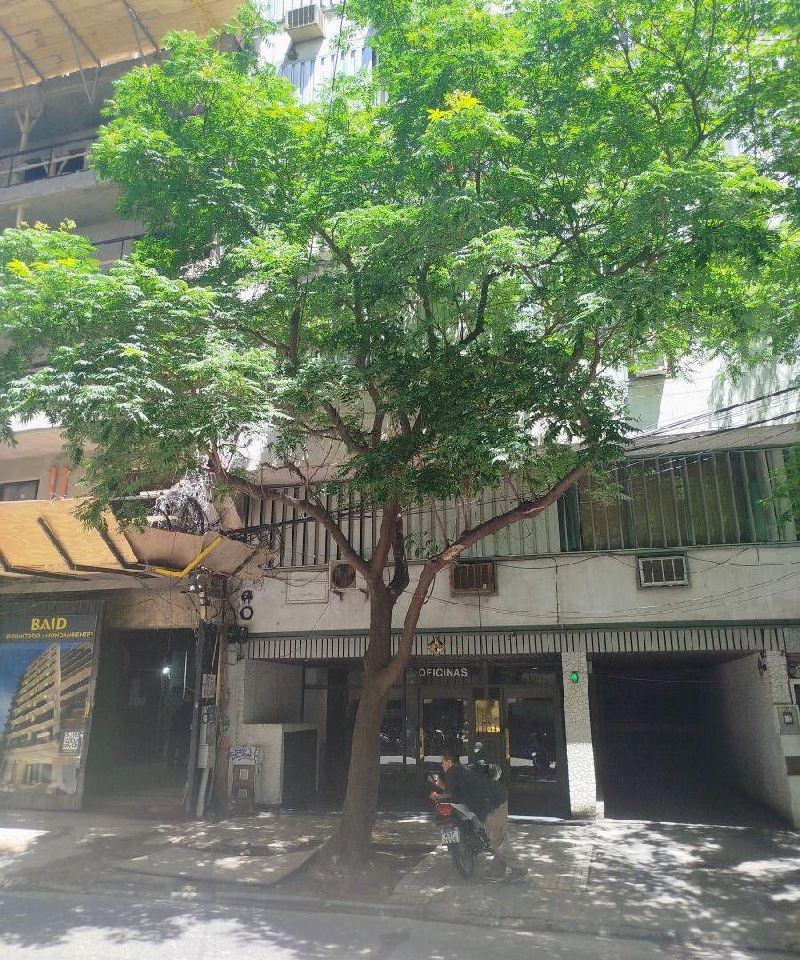 2 Oficinas comercial de 17 m² cada una con cochera en venta en Centro