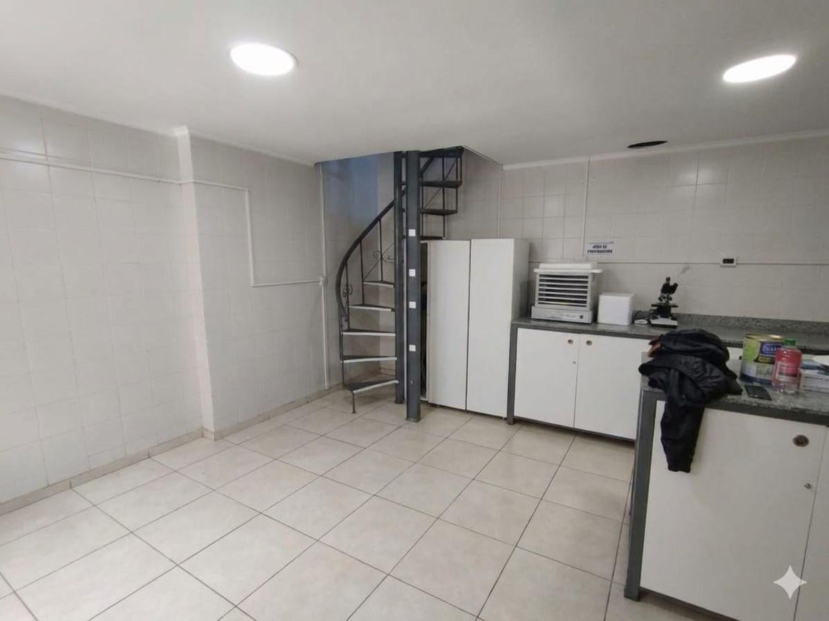 Foto de Oficina comercial de 180 m² en alquiler en Refinerías, imagen 3