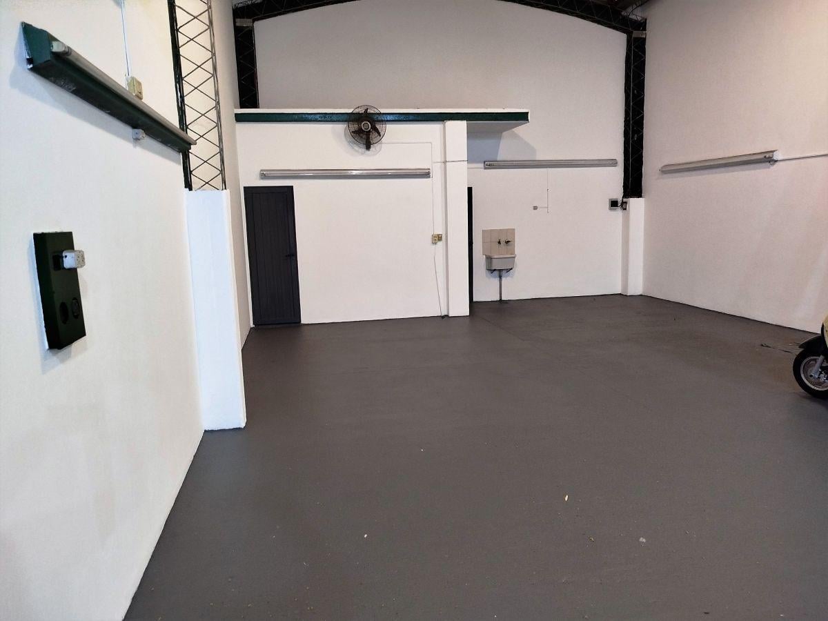 Foto de Galpon de 170 m² en alquiler en Nuestra Señora de Lourdes, imagen 1