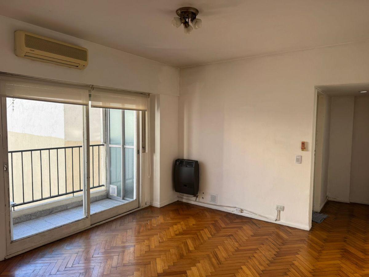 Departamento 2 Ambientes con Balcon al Contrafrente en Balvanera