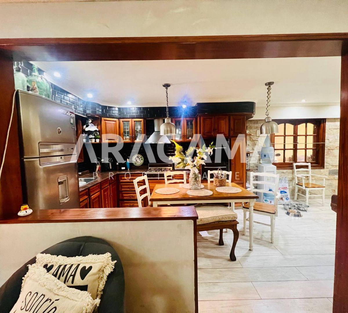 Foto de Casa en Venta en Monte Grande, imagen 2