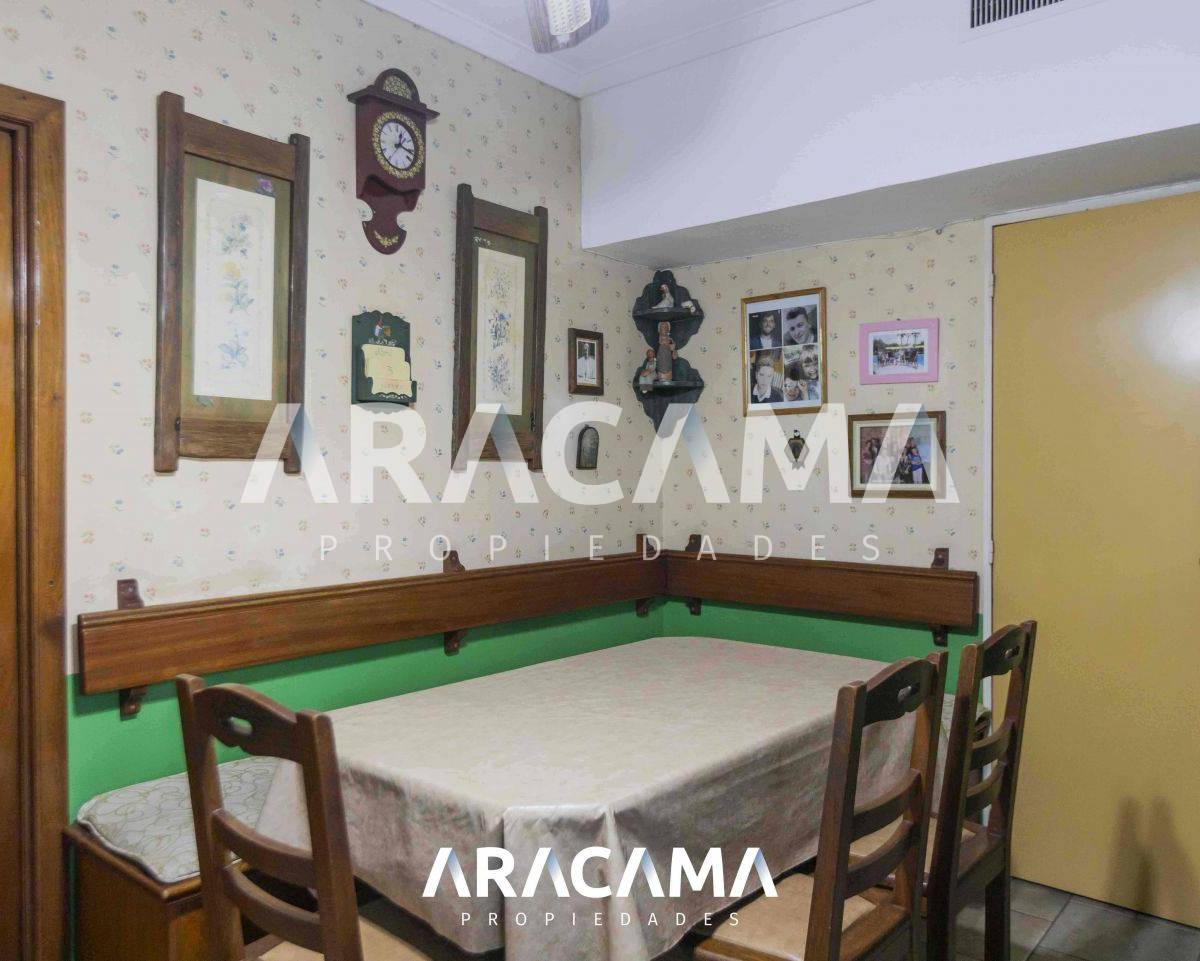 Foto de Casa en Venta en Luis Guillon, imagen 2