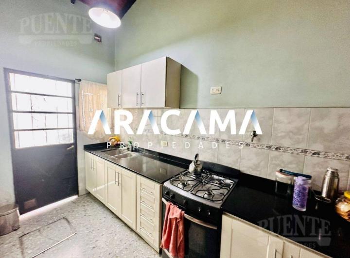 Foto de Casa en Venta en Luis Guillon, imagen 2