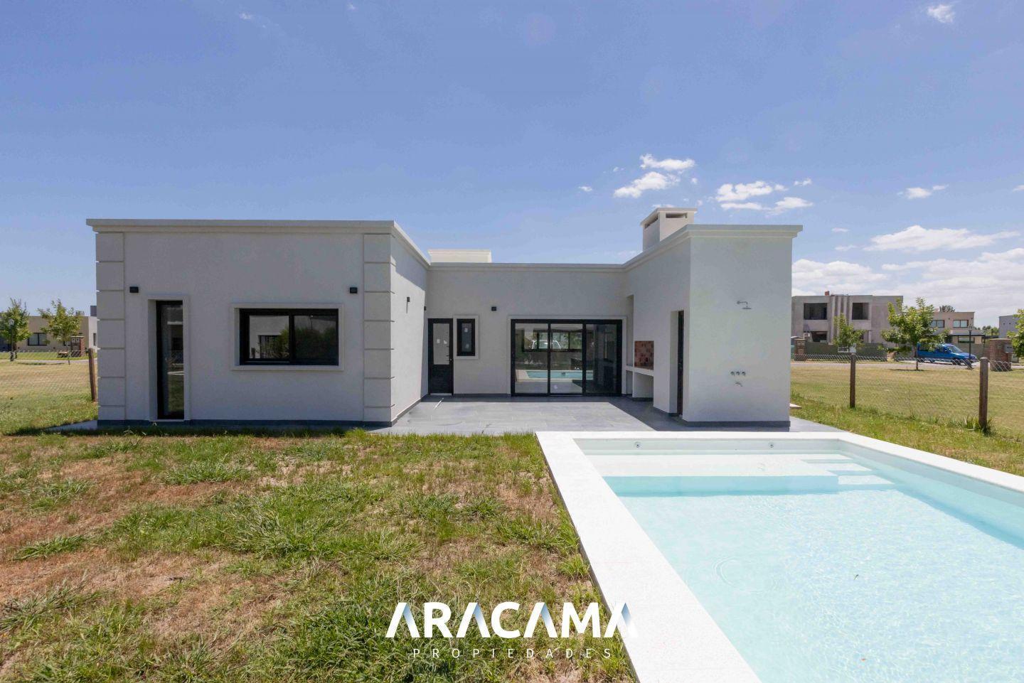 Casa en Venta en el Barrio Privado San Felipe - Canning