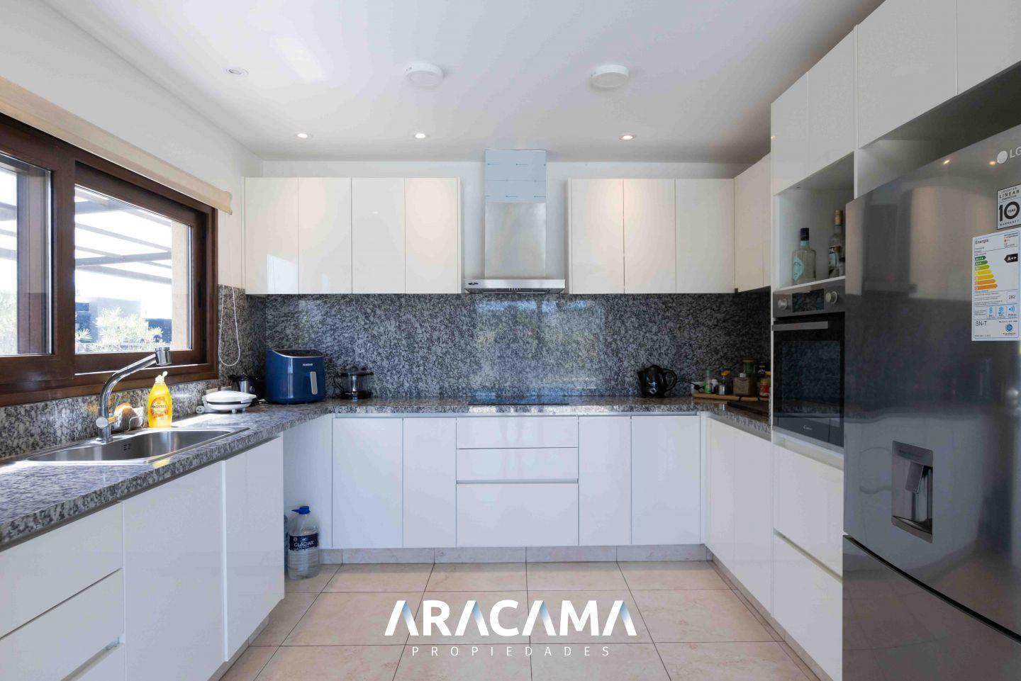 Foto de Casa en Venta en Lagos de Canning, imagen 2