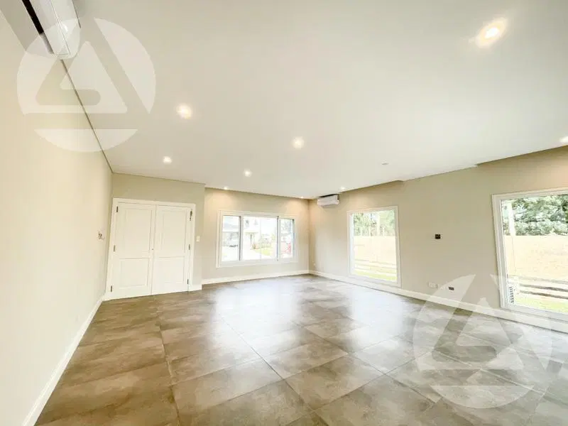 CASA en VENTA en Saint Thomas Oeste - Canning 1
