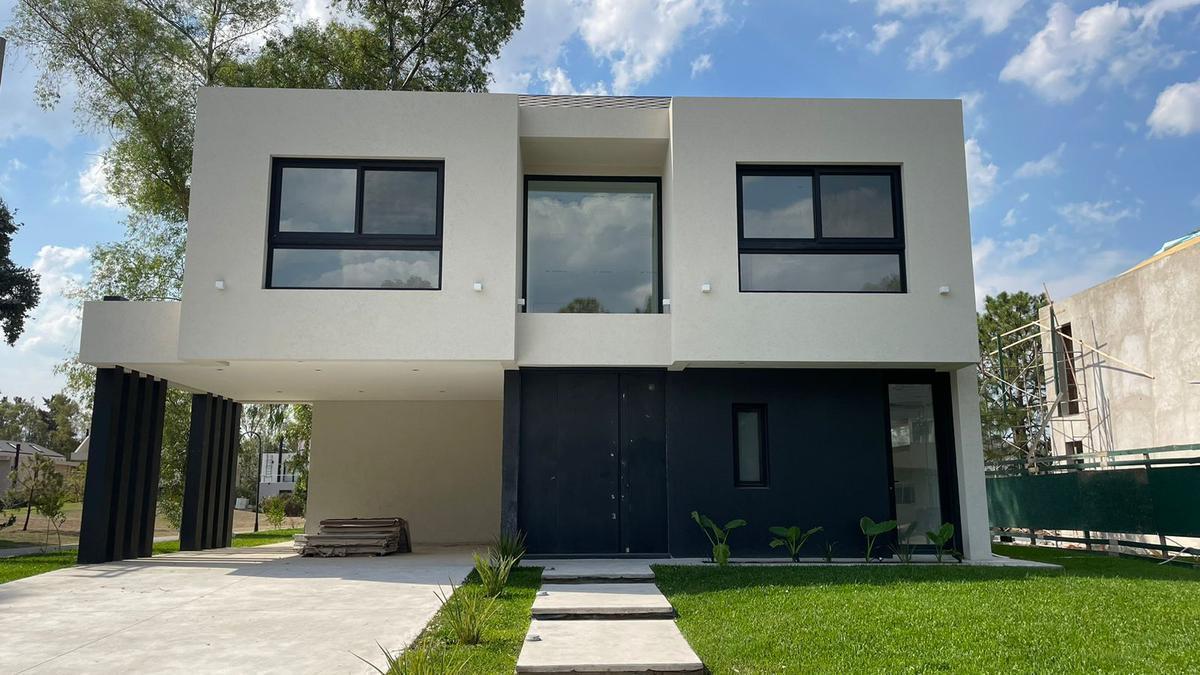 Casa en VENTA en Barrio St. Thomas Oeste - Canning.