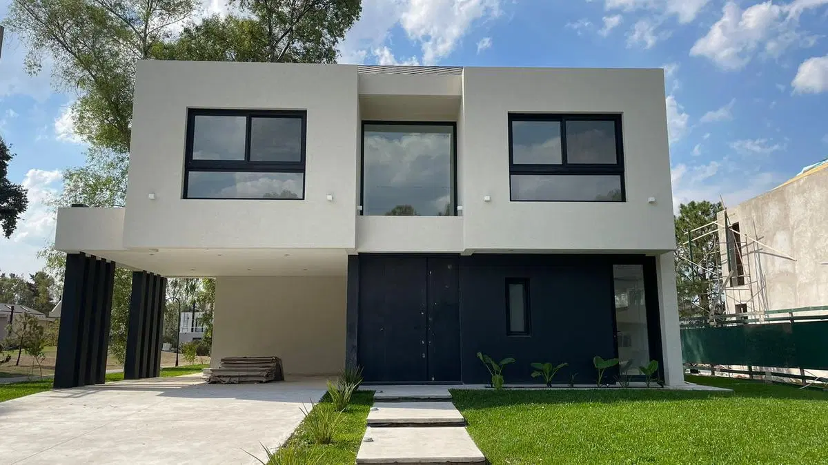 Casa en VENTA en Barrio St. Thomas Oeste - Canning. 2