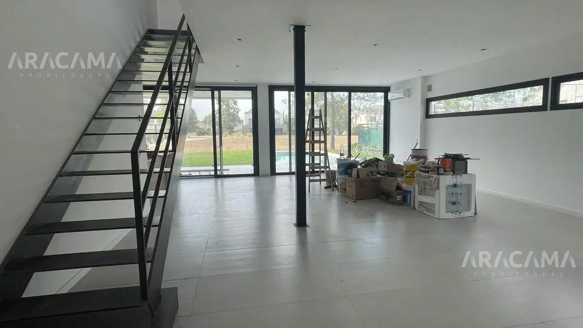 Casa en VENTA en Barrio St. Thomas Oeste - Canning. 3