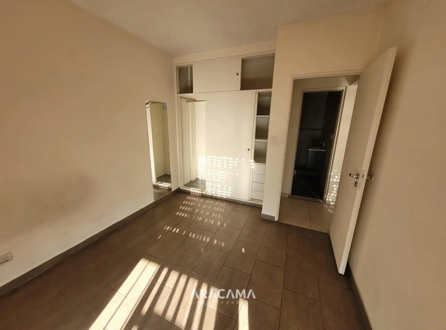 Departamento en Alquiler en Luis Guillon 2