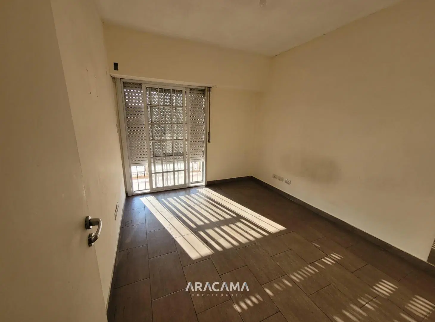 Departamento en Alquiler en Luis Guillon 1