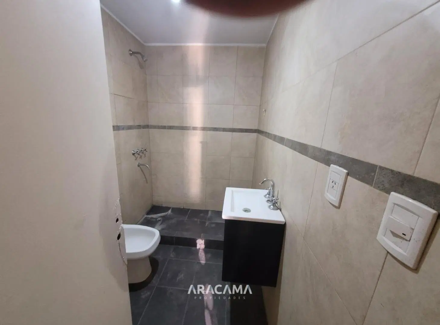 Departamento en Alquiler en Luis Guillon 5