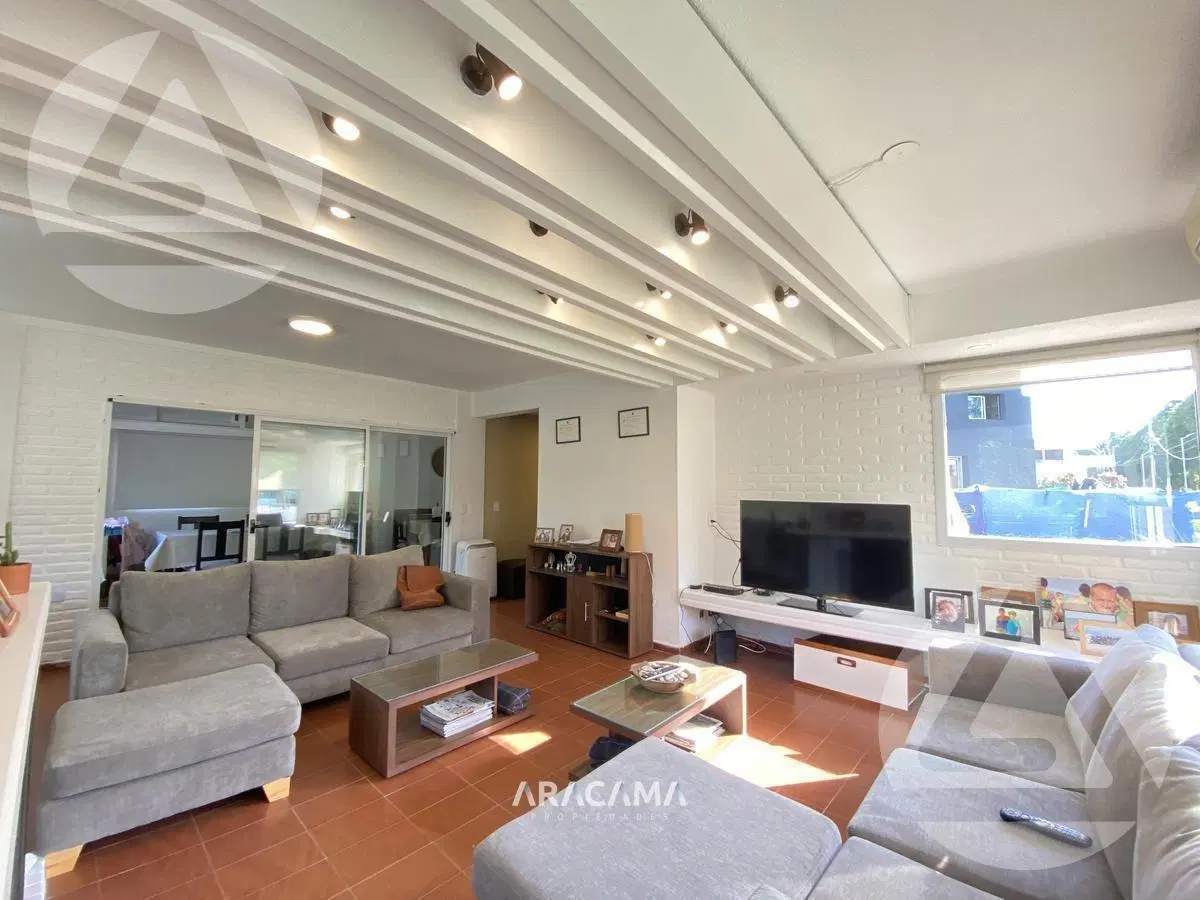 Casa en Venta con 3 dormitorios en El Venado 1 Canning 2