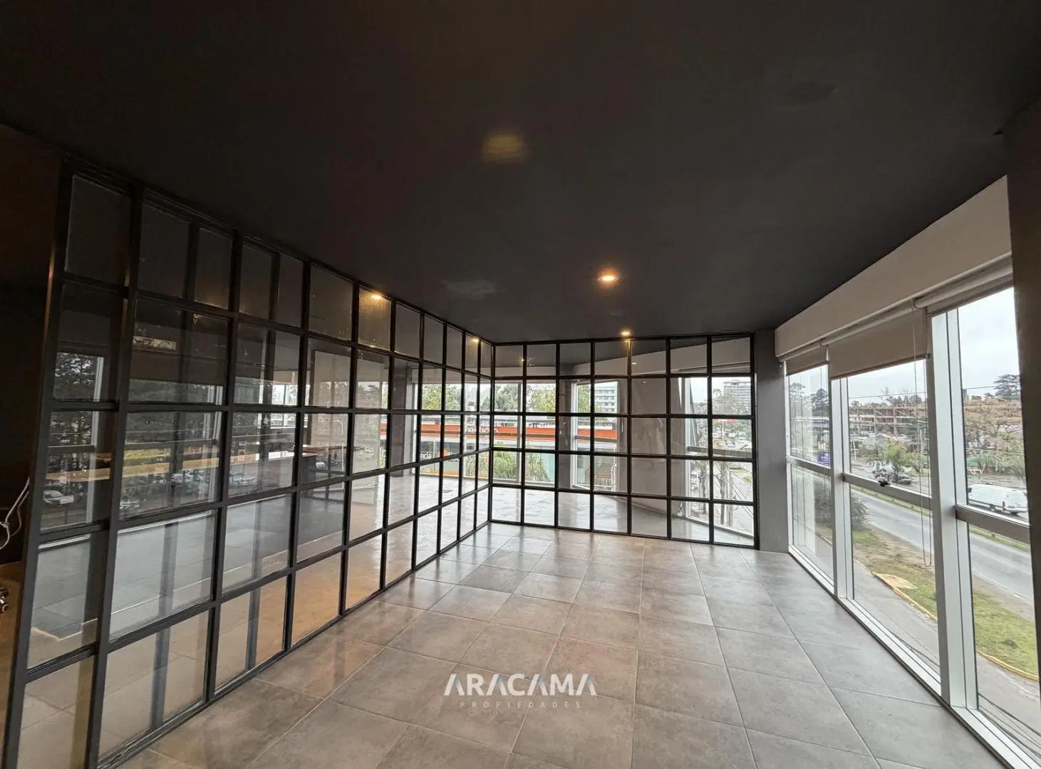 Oficina en Alquiler en Canning 3