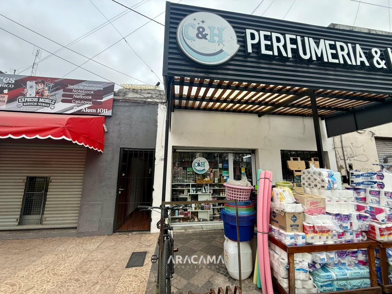 Foto de Casa con Locales Comerciales en Venta en Monte Grande, imagen 2